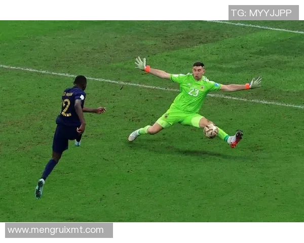 足球巨星们的经典绝技解析与精彩瞬间回顾