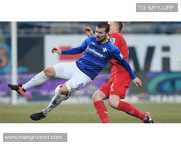 拉迪与赫尔辛基的激烈对决揭示足球战术与团队协作的精彩瞬间