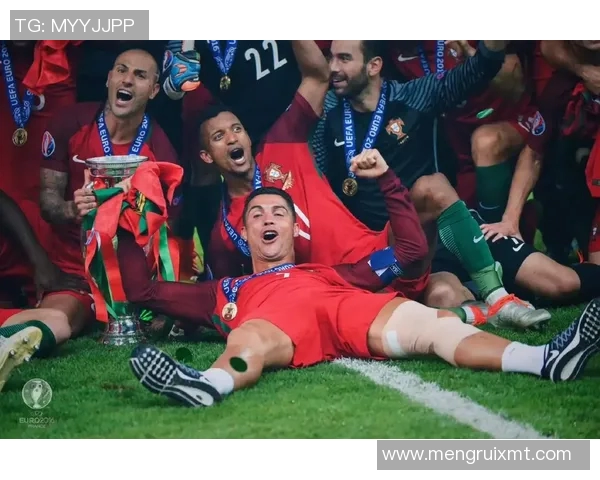 2016年欧洲杯C罗精彩帽子戏法助葡萄牙夺冠的传奇时刻回顾